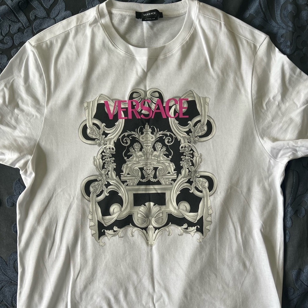 Versace shirt size small. Worn for an hour.